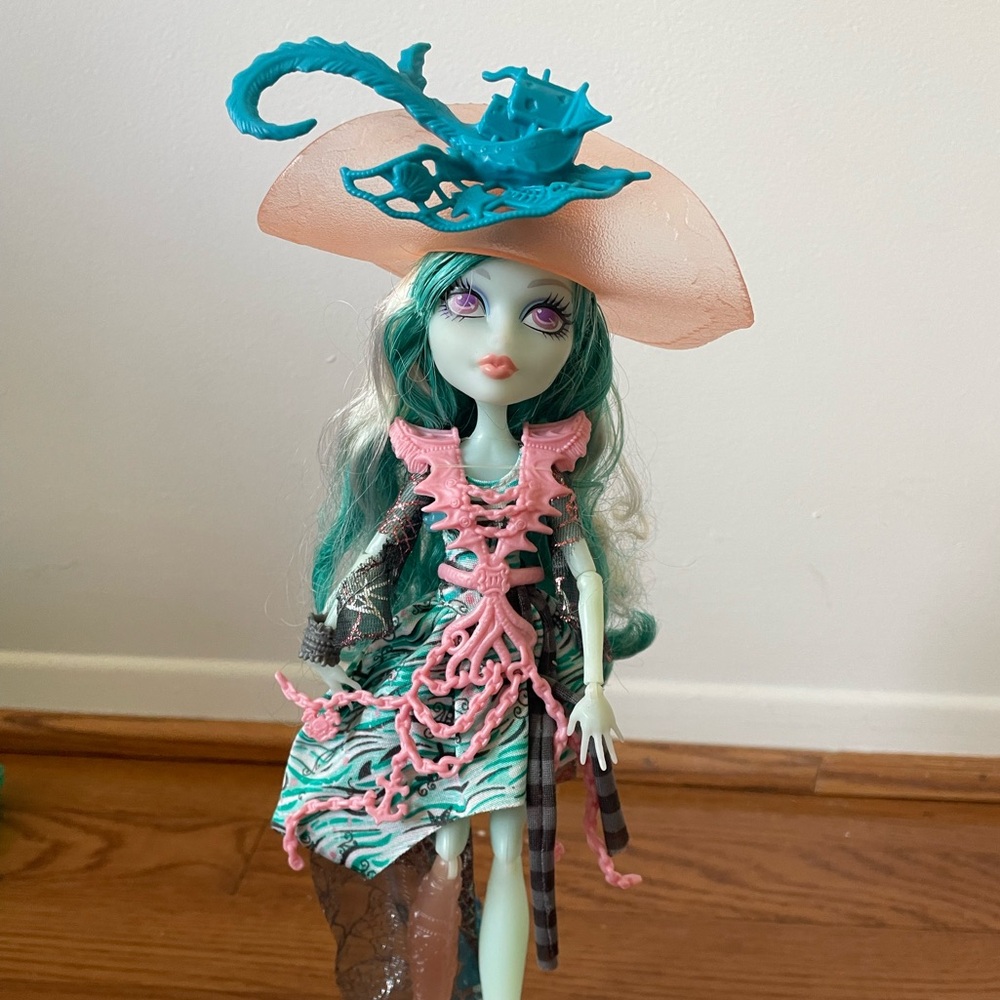Mattel Monster High Haunted Student Spirits Vandala Doubloons Doll